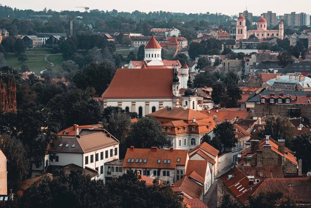5 Fakta Vilnius, Kota Lithuania dengan Old Town Ikonik Bergaya Barok