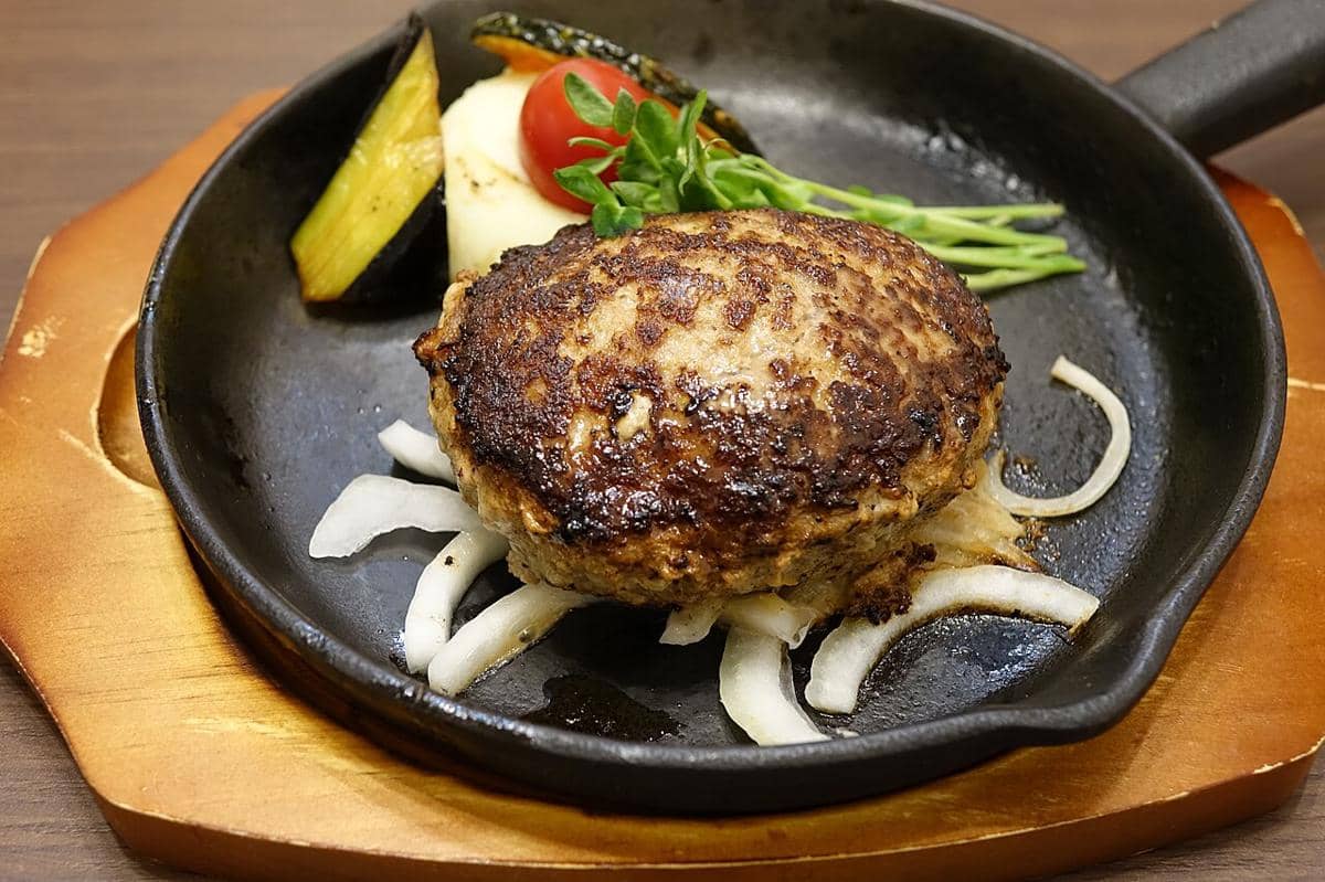 ilustrasi hamburg steak