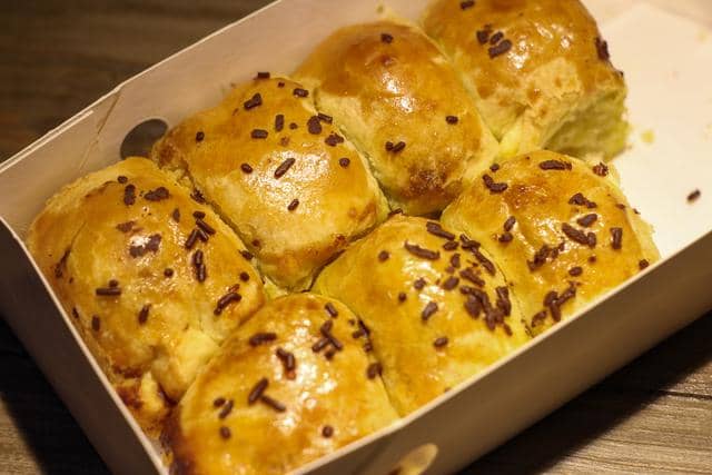 Resep Bolen Pisang Cokelat Keju, Camilan Renyah Berlapis Cokelat