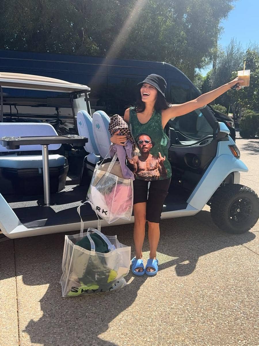 Gaya OOTD seleb di "Bieberchella"