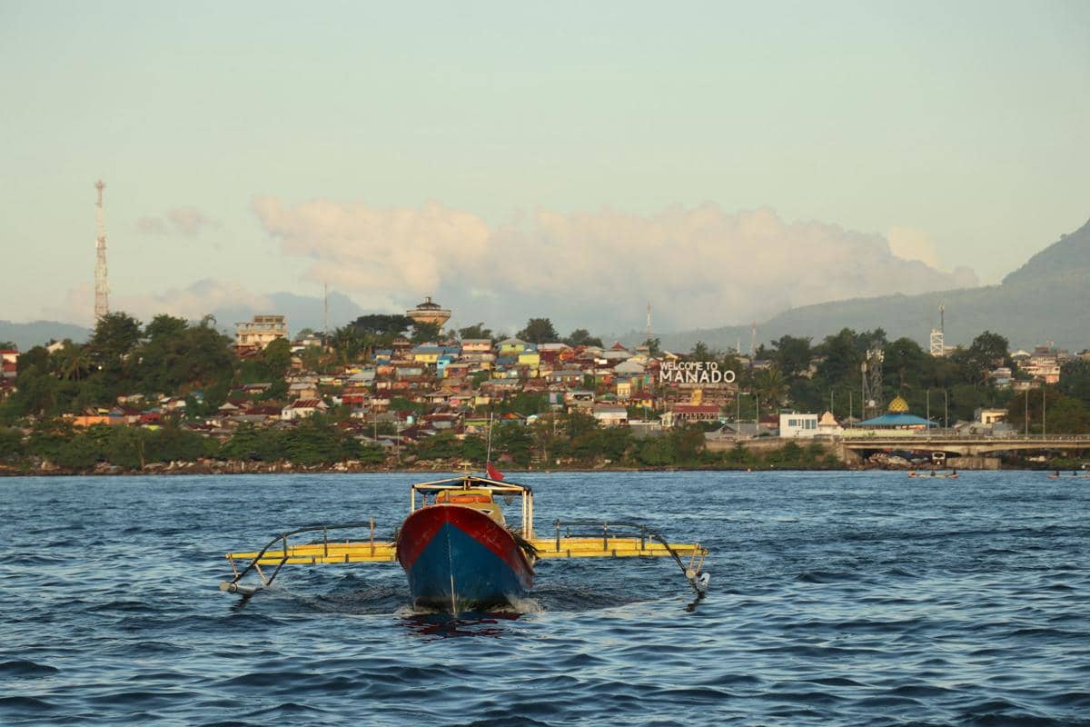 Suasana Manado, ibu kota Sulawesi Utara.