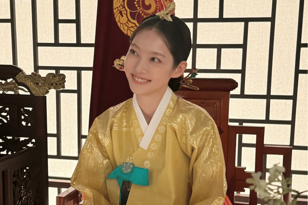 potret Gong Seung Yeon di Perfect Crown