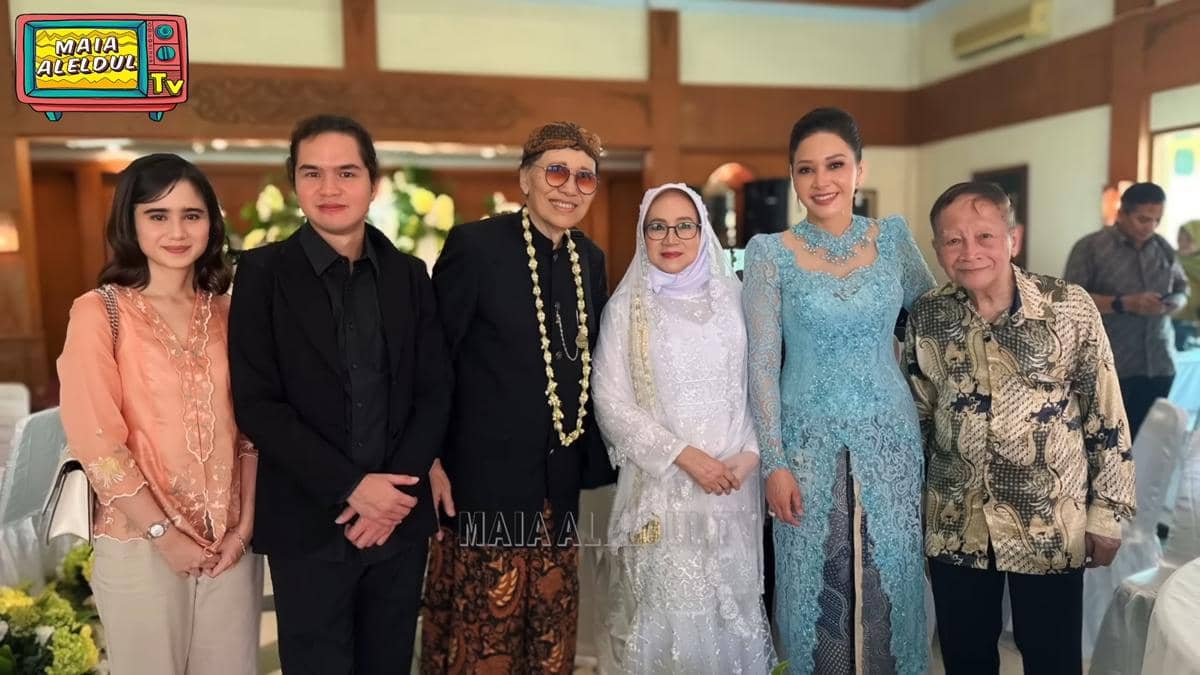 Maia Estianty, Dul Jaelani, dan Tissa Biani di acara pernikahan keluarga