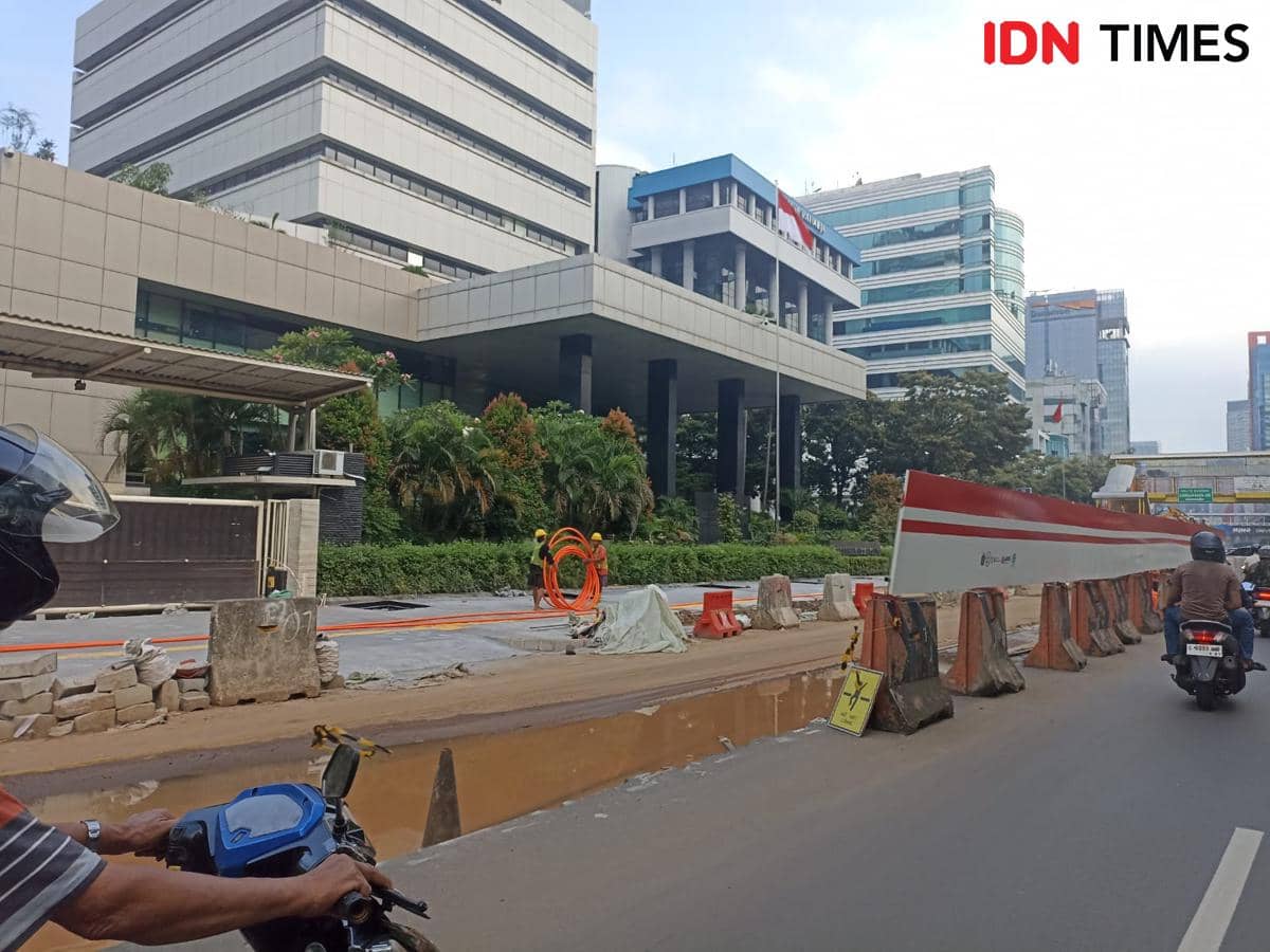 Kondisi Jalan Rasuna Said Kuningan, Senin (13/4/2026).