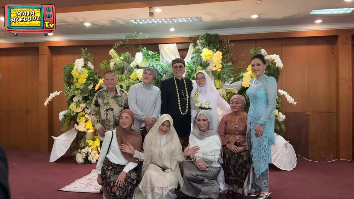Maia Estianty di acara pernikahan keluarga
