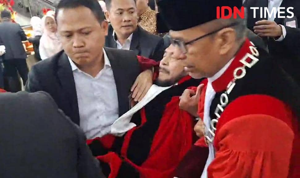 Eks Hakim MK Anwar Usman Pingsan Usai Acara Pelepasan di Gedung MK