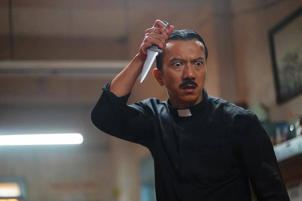 Teuku Rifnu Wikana sebagai Primbon