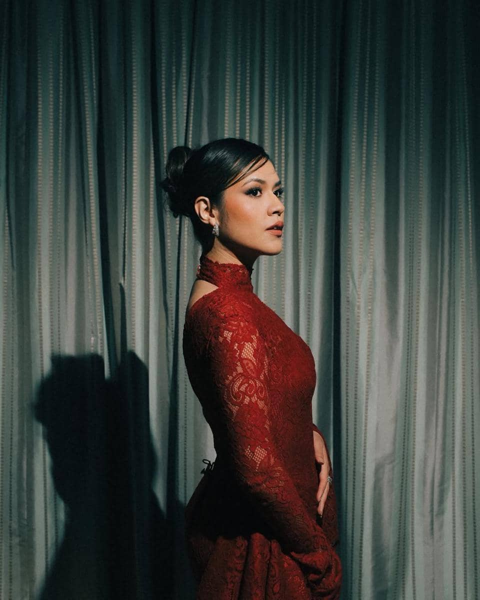 gaya Raisa saat duet dengan King Nassar
