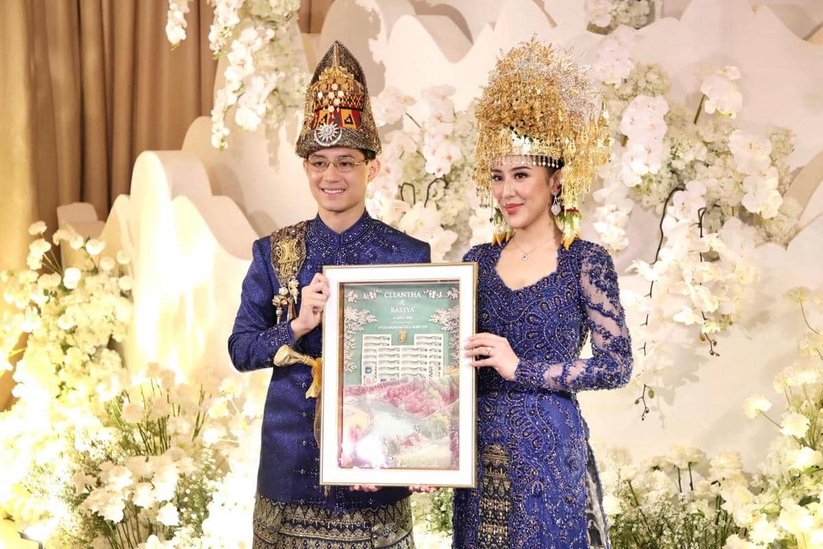 Teuku Rassya dan Cleantha Islan pamerkan maskawin berupa emas dan uang tunai