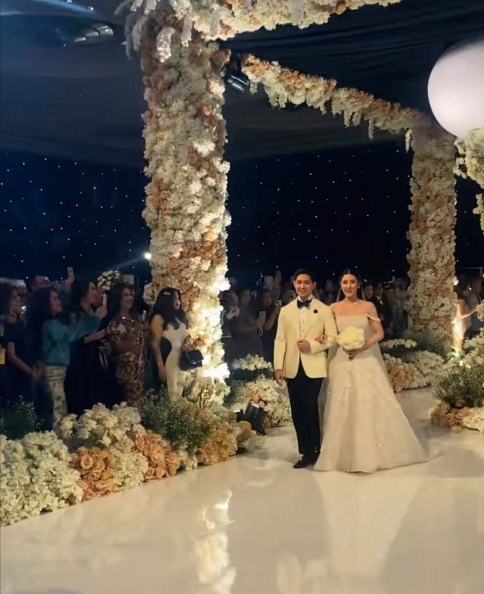 Resepsi pernikahan Teuku Rassya dan Cleantha Islan. 