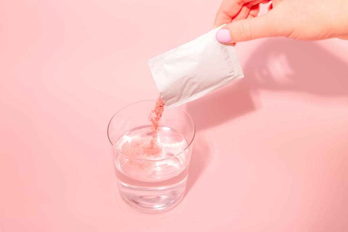 Ilustrasi oralit, larutan rehidrasi oral, garam rehidrasi oral.