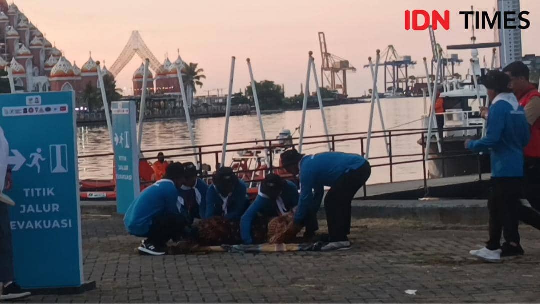 Simulasi uji SOP Kampung Siaga Bencana (KSB) Kecamatan Tamalanrea di Anjungan MNEK CPI, Senin (13/4/2026). IDN Times/Asrhawi Muin