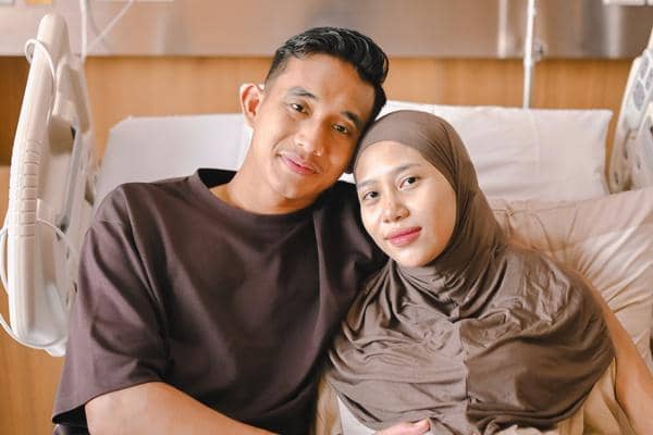 Istri Pesepak Bola Rizky Ridho Melahirkan Anak Pertama, Bayi Laki-laki