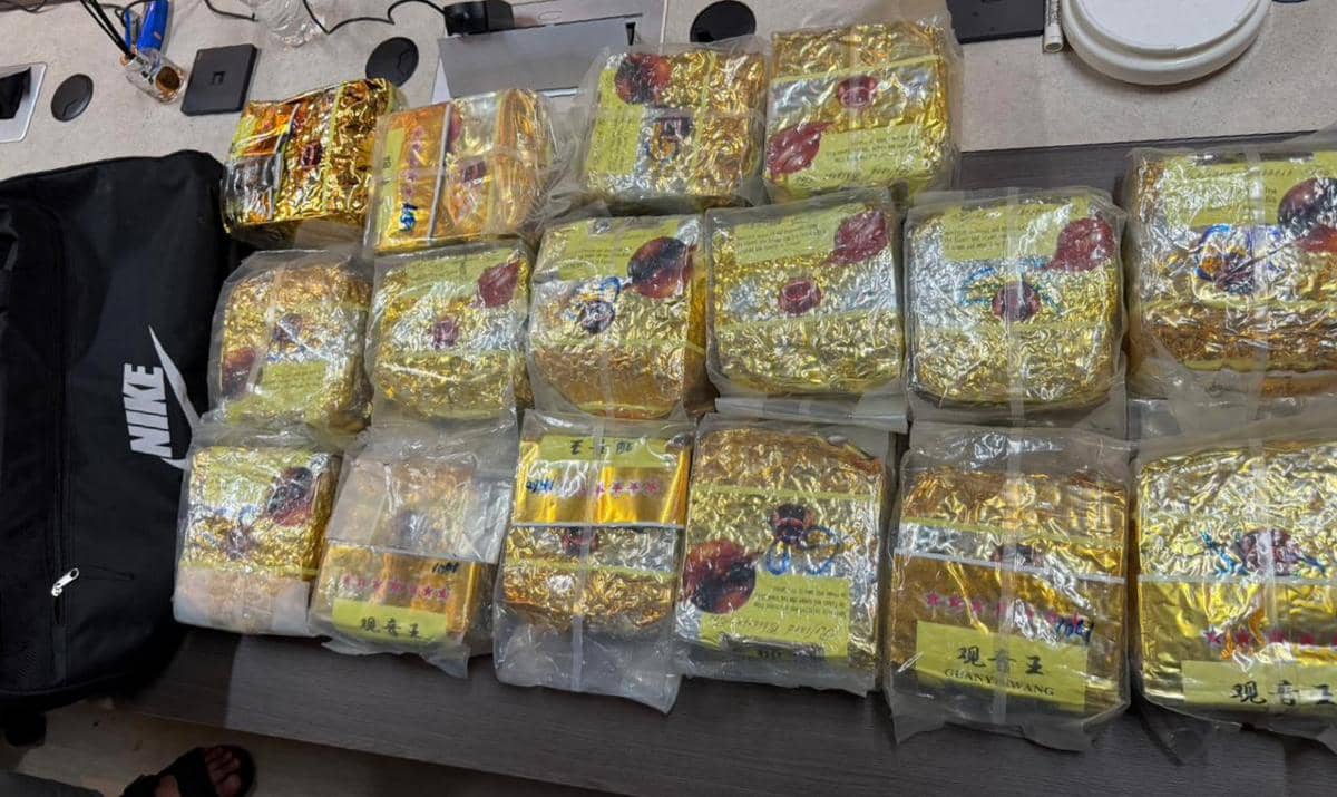 Pelaku membawa sabu yang dibungkus plastik kuning