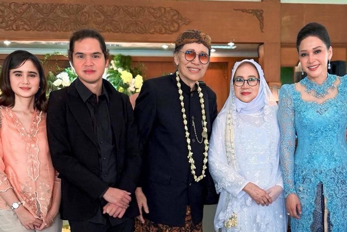 7 Potret Maia Estianty Hadiri Pernikahan Tantenya yang Berusia 76 Tahun