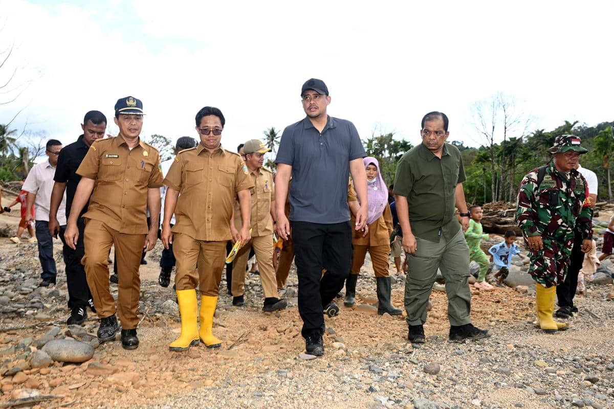 Gubernur bersama Bupati Tapteng Tinjau Sungai Baderi - 3.jpg.jpeg