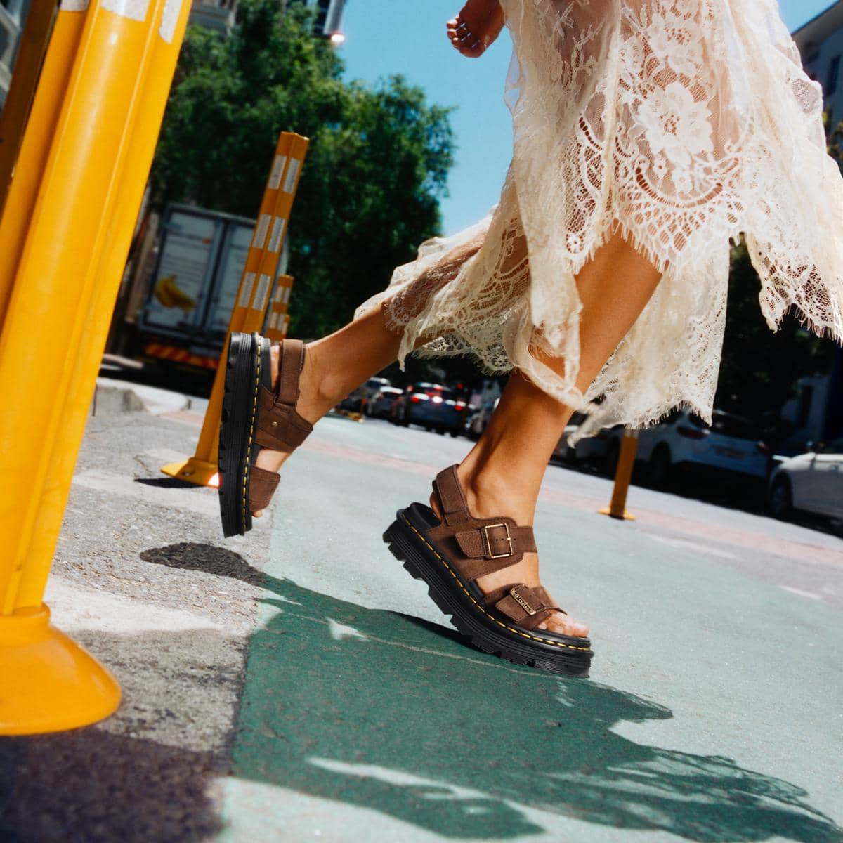 DMs SS26 Sandals Zebzag_1x1_BS LD 01.jpg