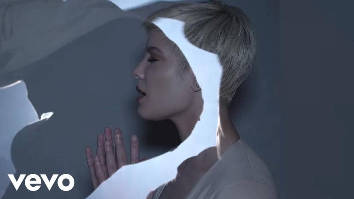 The Feeling ft Halsey lagu Cinta Justin Bieber