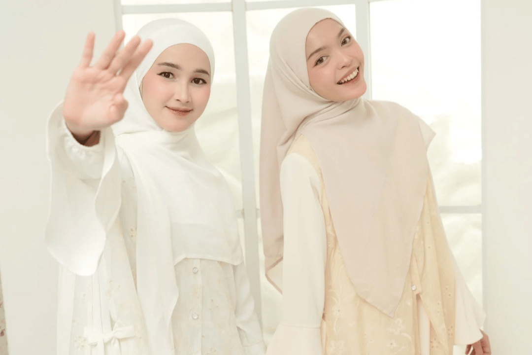 Apa Itu Hijab Khiban? Tren Baru yang Simpel Elegan 