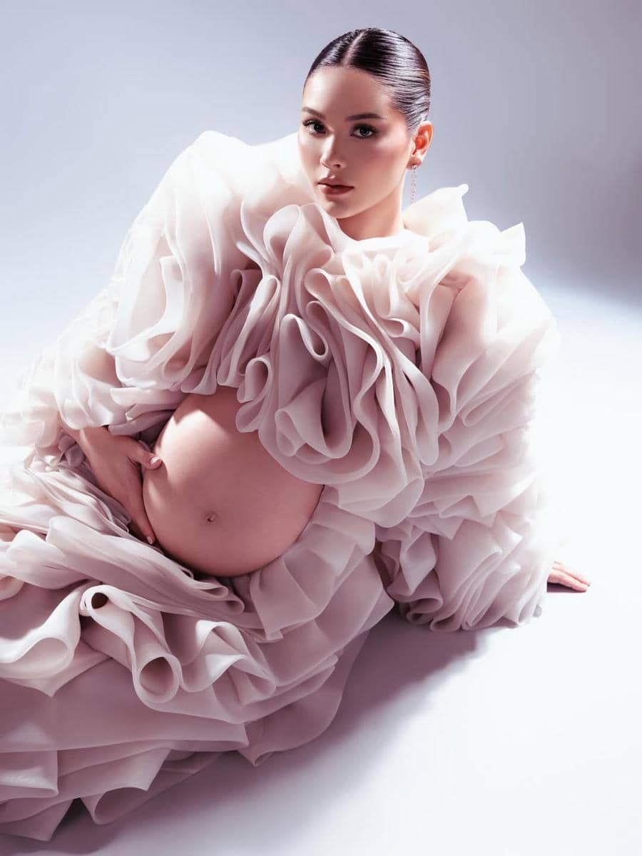 Gaya Maternity Shoot Alyssa Daguise (instagram.com/alyssadaguise)