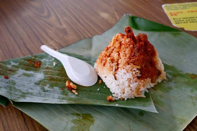 Harga Plastik Naik, Daun Pisang Jadi Primadona lagi?