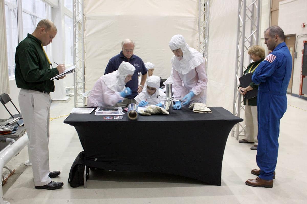 ilustrasi ilmuwan NASA