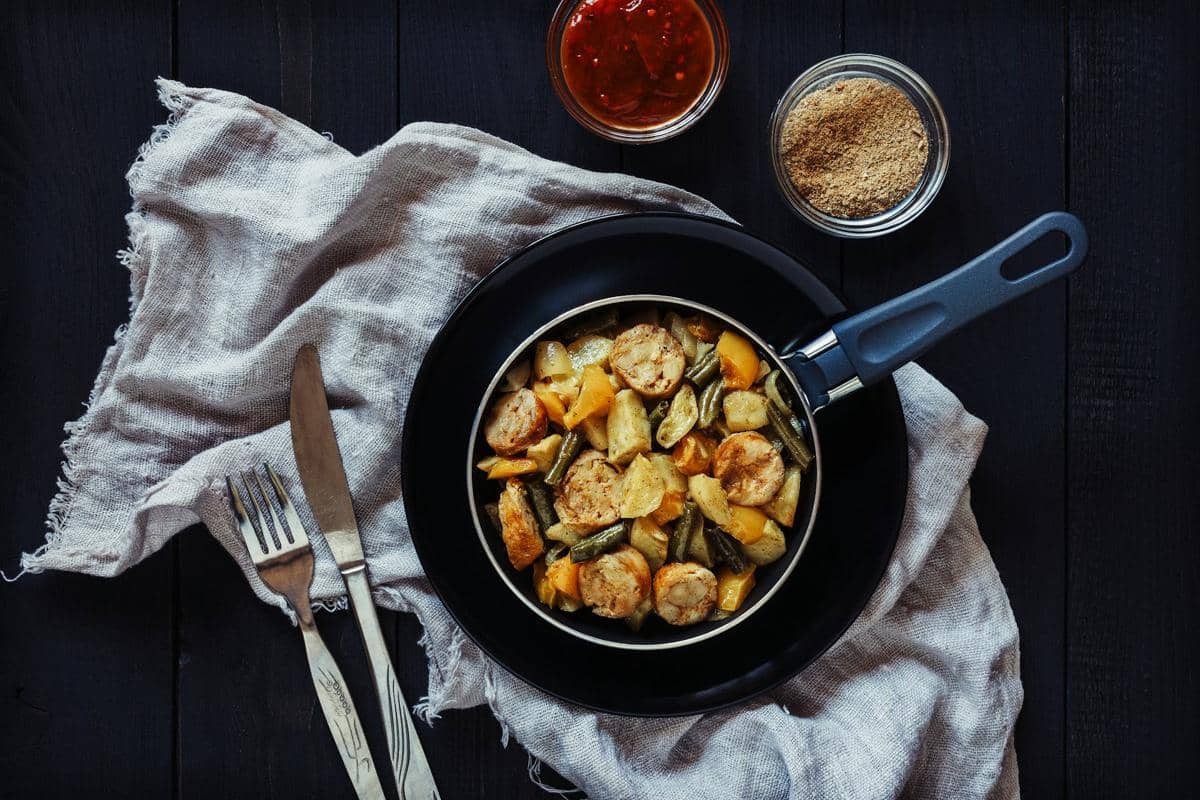 ilustrasi sosaeji yacahe bokkeum