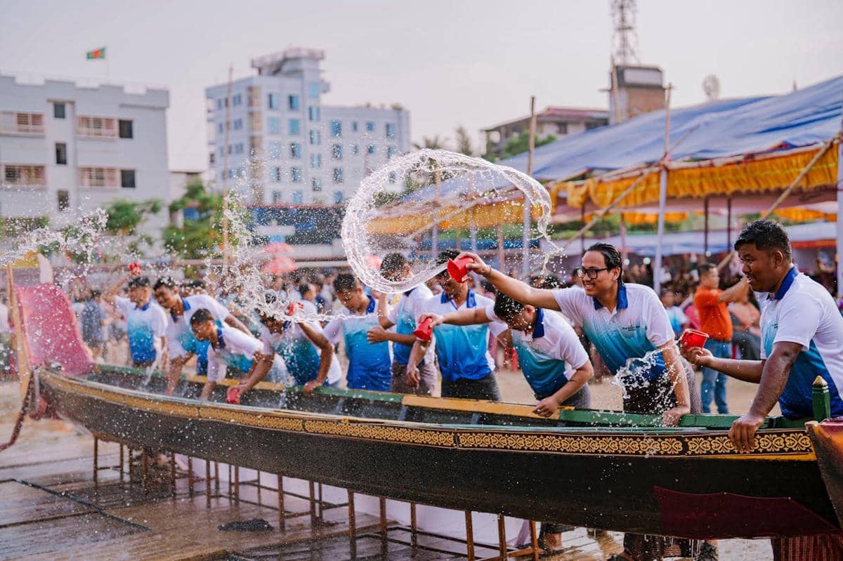 ilustrasi festival air