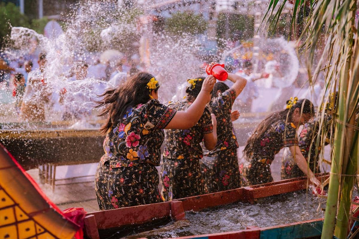 ilustrasi festival air