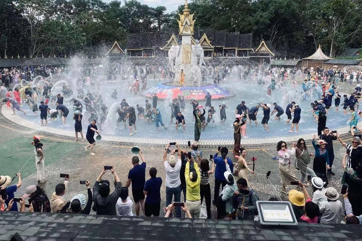 ilustrasi Po Shi Jie di Xinghuangbanna