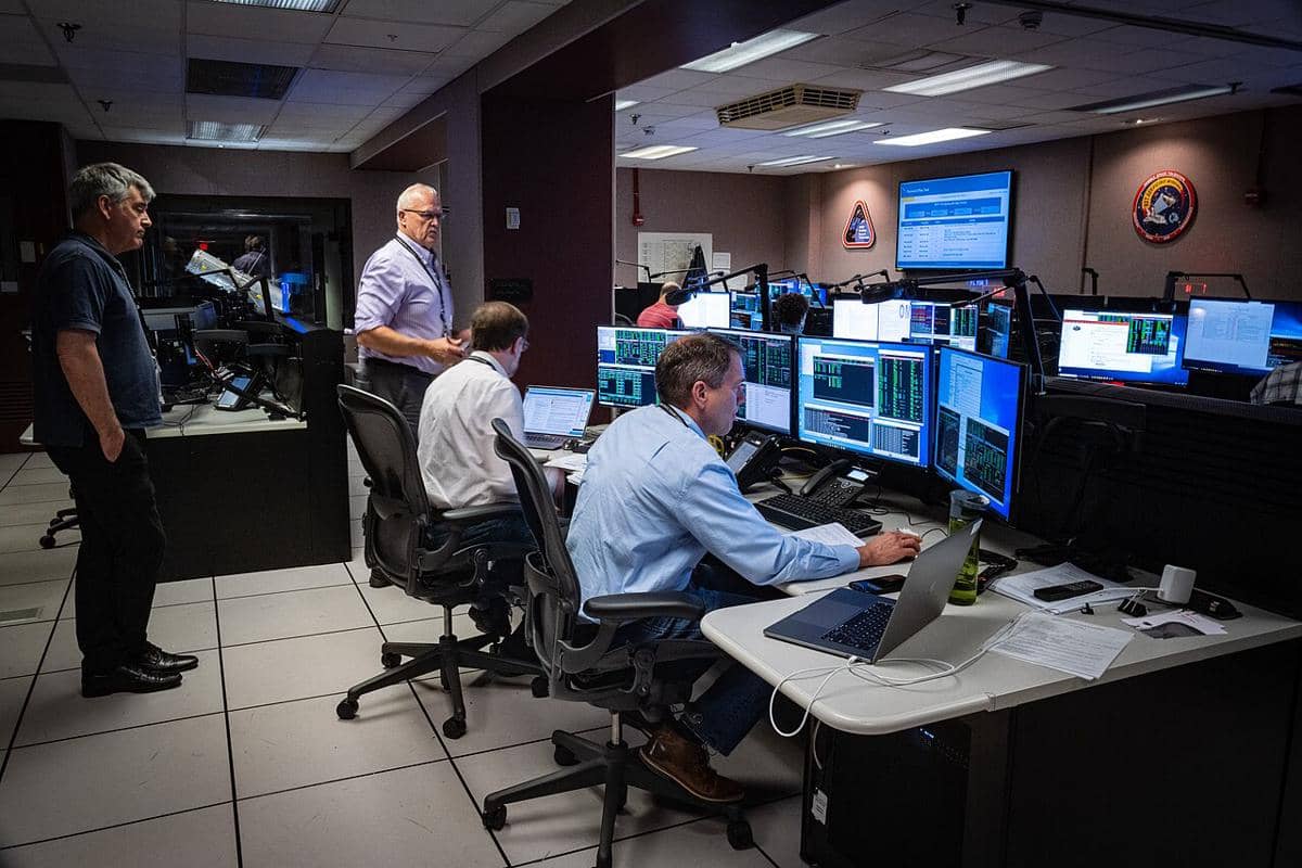 ilustrasi ilmuwan NASA