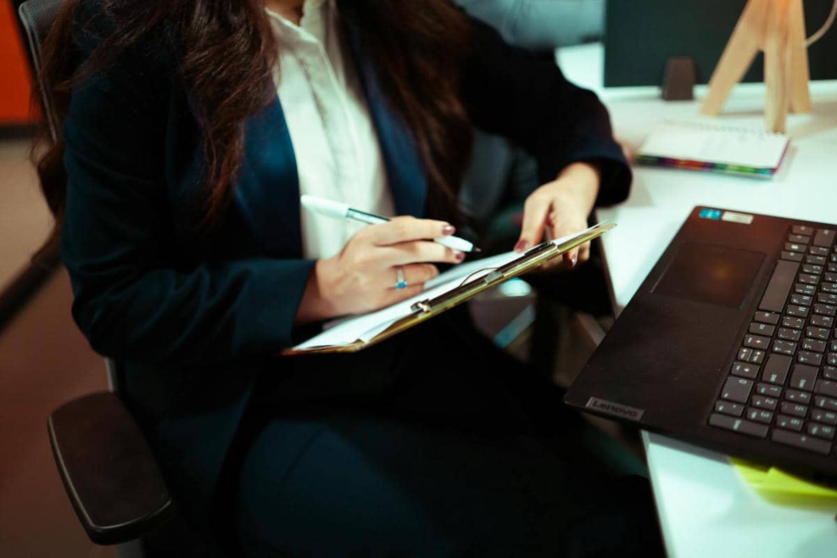 ilustrasi fokus ke satu tugas