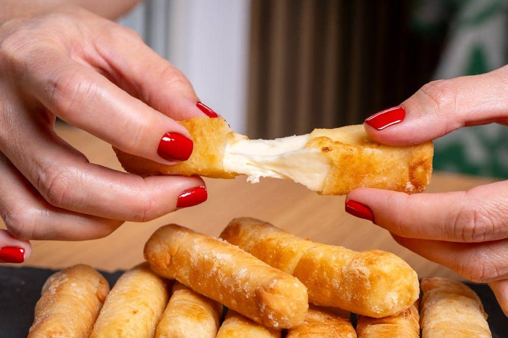 Resep Cheese Stick Dada Ayam, Super Gurih dan Kaya Protein