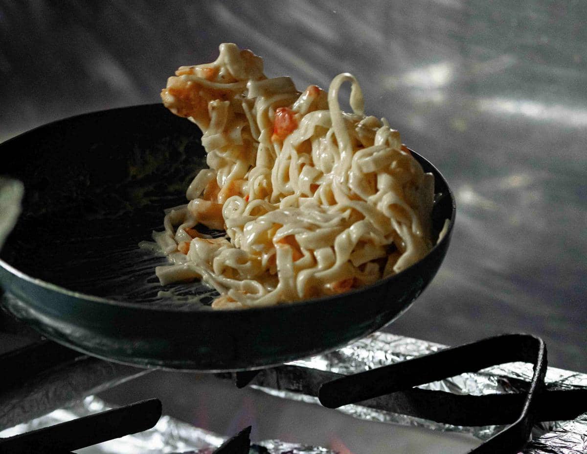 ilustrasi masak adonan