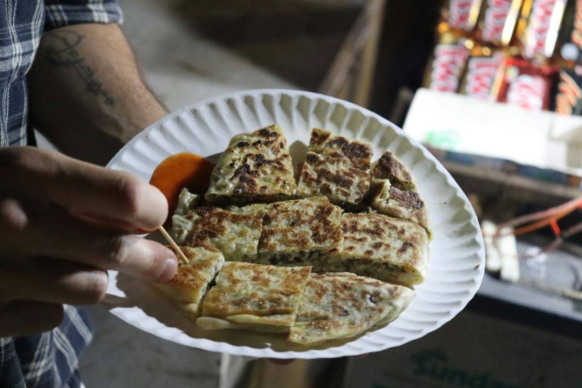 ilustrasi sajian pancake jamur