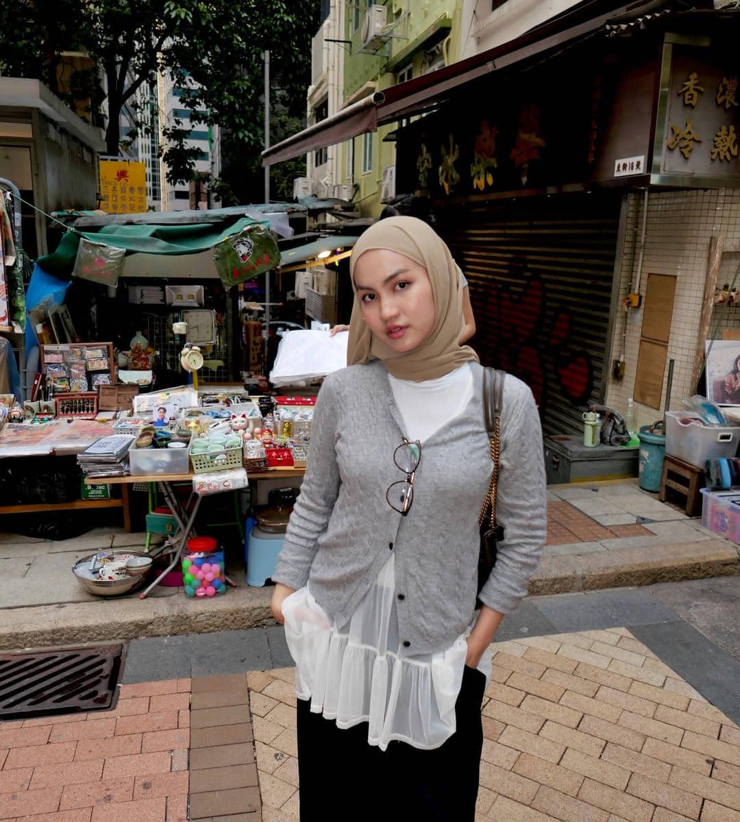 Xaviera Putri liburan bareng sahabat di Hong Kong