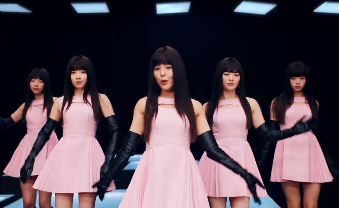 Cuplikan MV Paradise 