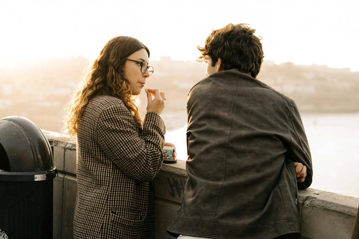 5 Topik Deep Talk saat Pacaran yang Kudu Sering Dibicarakan Berdua