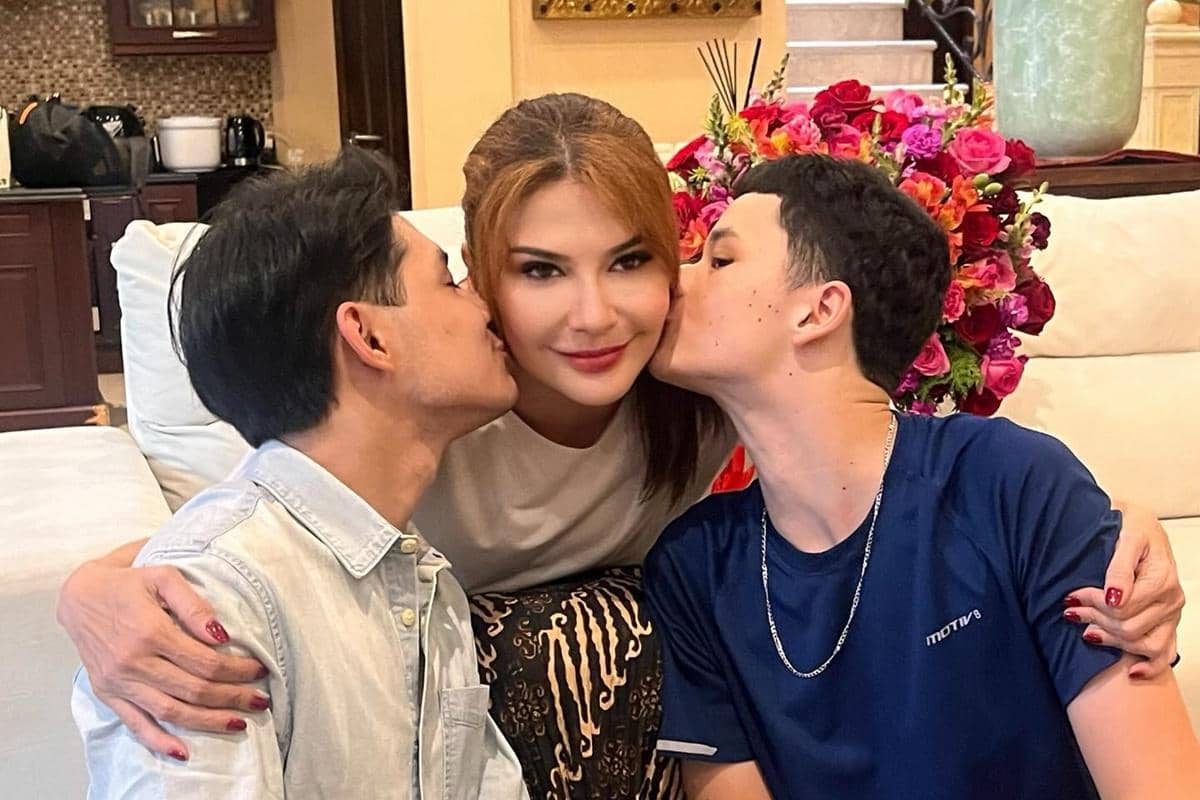 Pernikahannya Jadi Sorotan, Teuku Rassya Sungkem ke Tamara Bleszynski