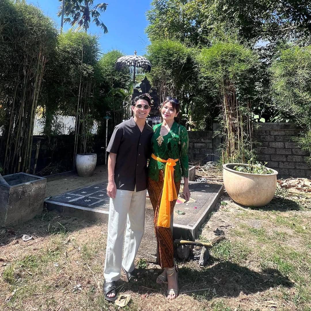 Gaya kompak Tamara Bleszynski dan anak-anak