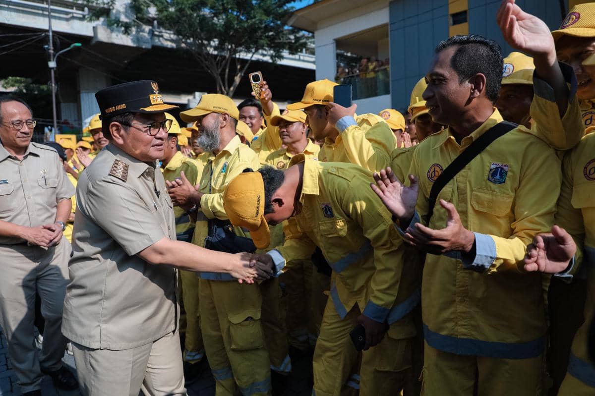 Pramono Ingatkan Bina Marga Tak Tunggu Viral Perbaiki Jalan