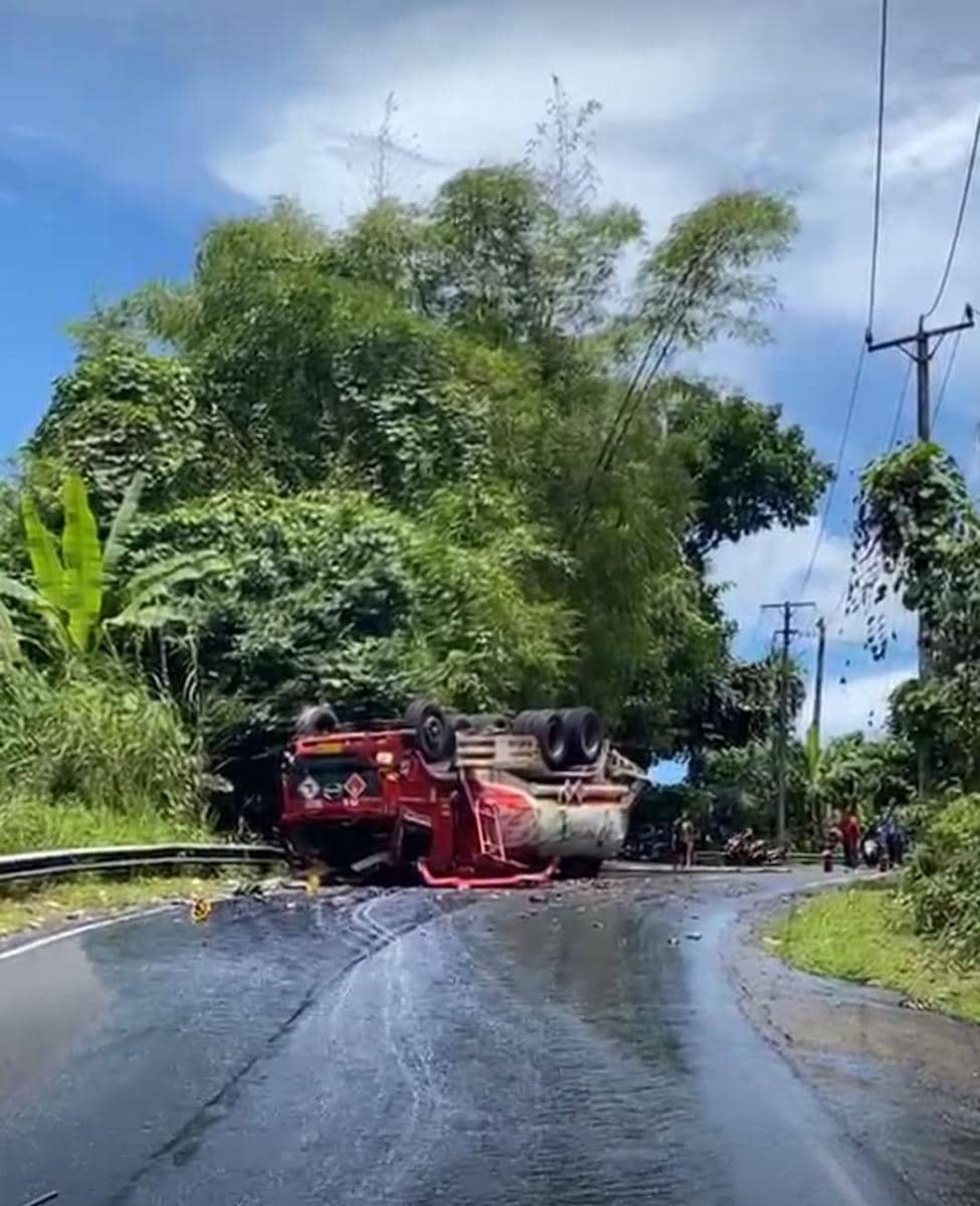 Kecelakaan truk Pertamina di Tanjakan Munte, Minsel, Sulawesi Utara, Selasa (14/4/2026) siang. Dok. Damkar Minsel