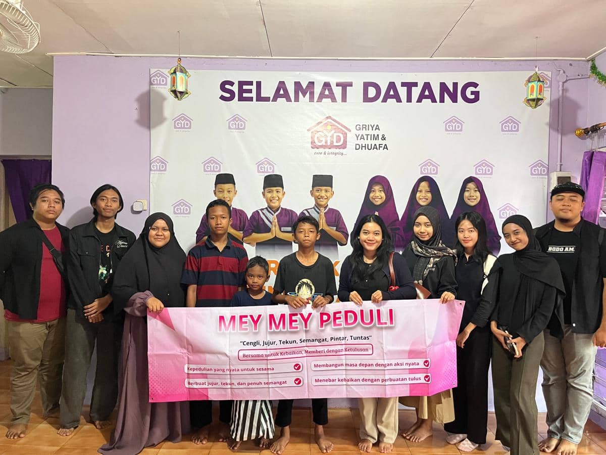 Mey Mey goes to Kampoeng