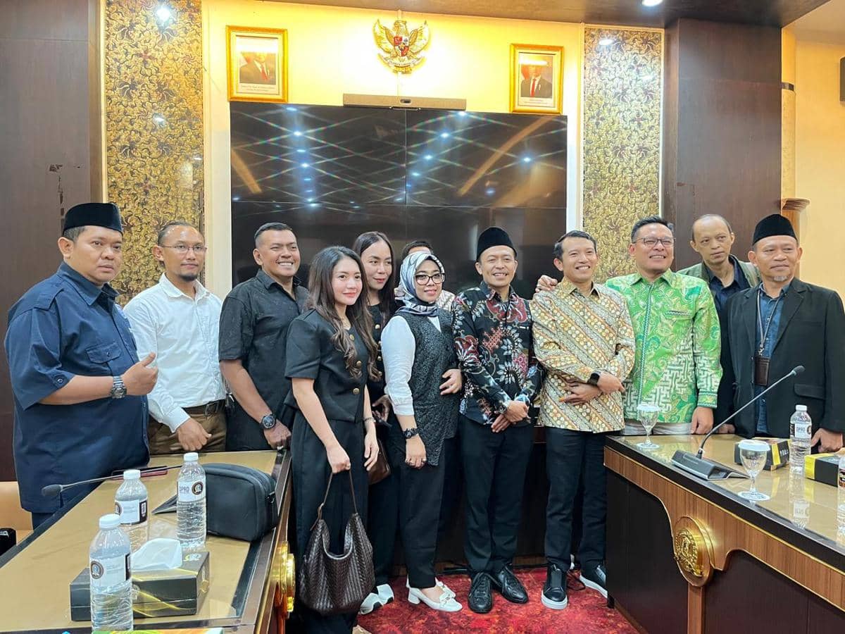 Ibu Korban Dugaan Peluru Nyasar TNI Wadul ke DPRD Jatim