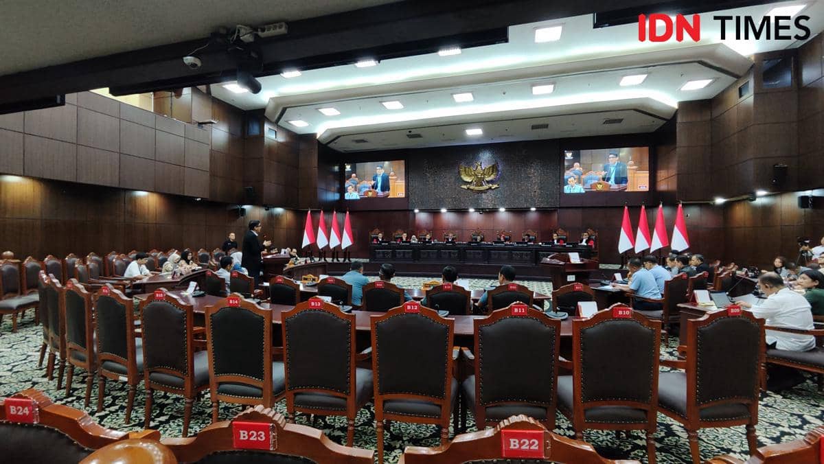 Sidang perkara nomor 260/PUU-XXIII/2025 yang menguji secara materiil UU Peradilan Militer di Gedung Mahkamah Konstitusi (MK), Jakarta Pusat, Selasa (14/4/2026)(IDN Times/Yosafat Diva Bayu Wisesa)