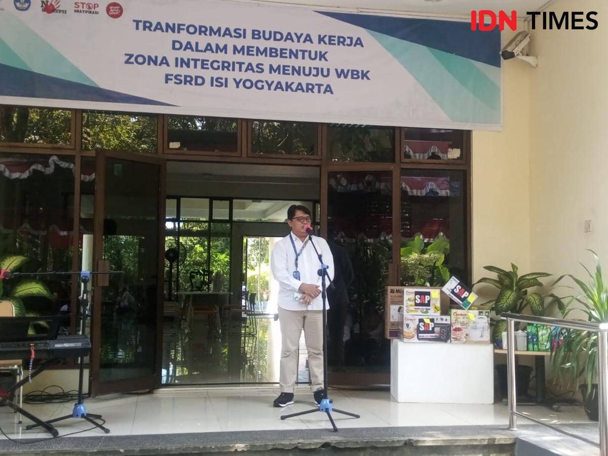 Dekan Fakultas Seni Rupa dan Desain (FSRD), ISI Yogyakarta, Muhamad Sholahuddin, S.Sn., MT. (IDN Times/Daruwaskita)