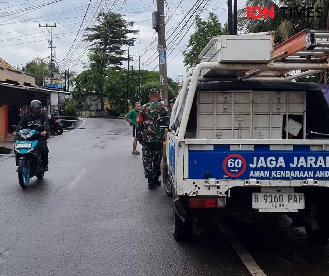 Viral Tiang Listrik di Badan Jalan, PLN Ngaku Butuh Waktu Pemindahan