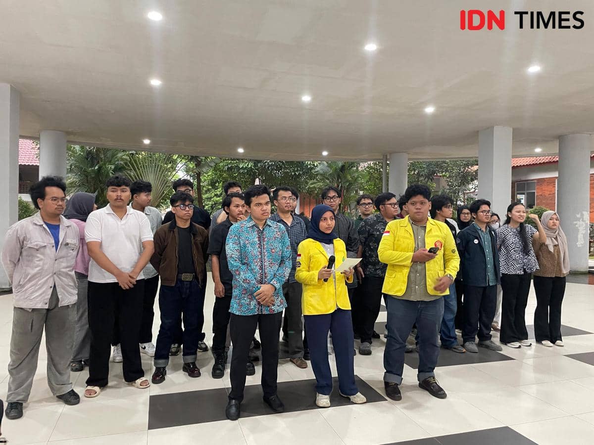 Konferensi Pers Aliansi BEM se-UI, di Pusgiwa UI, Selasa (14/4/2026). 