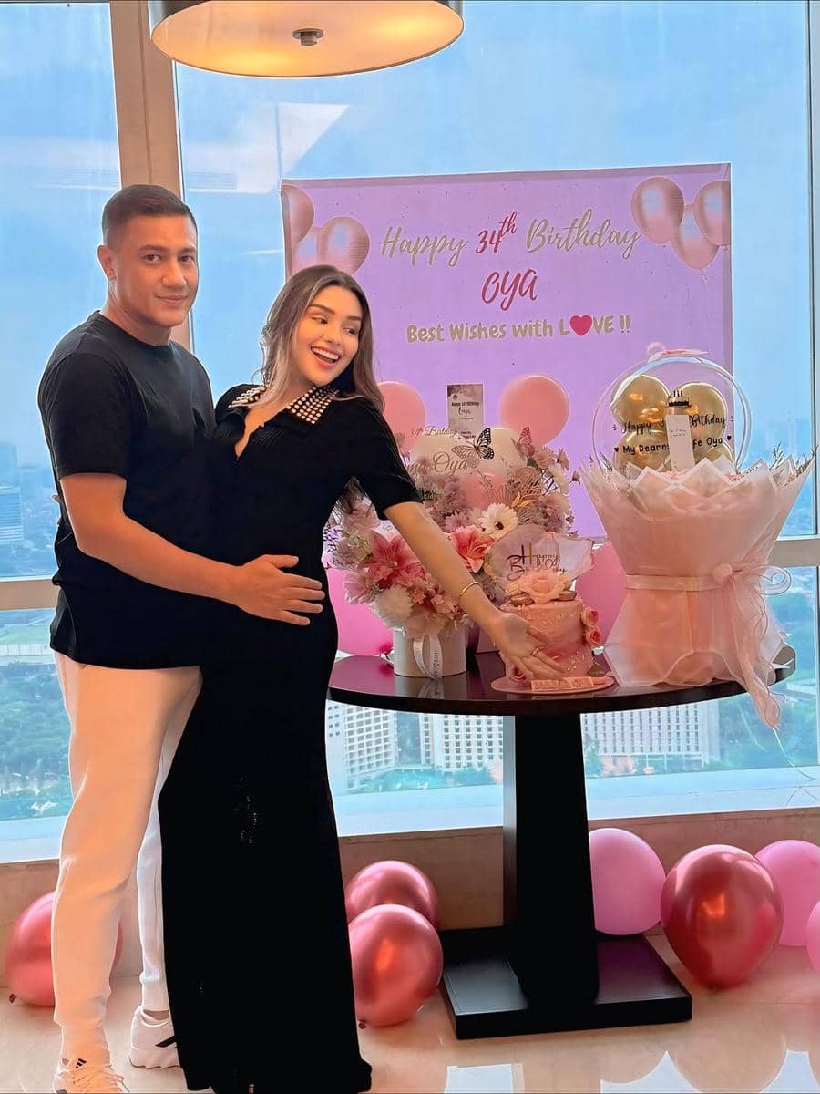 ootd couple Teuku Rafly Pasya dan Nourah Sheivirah