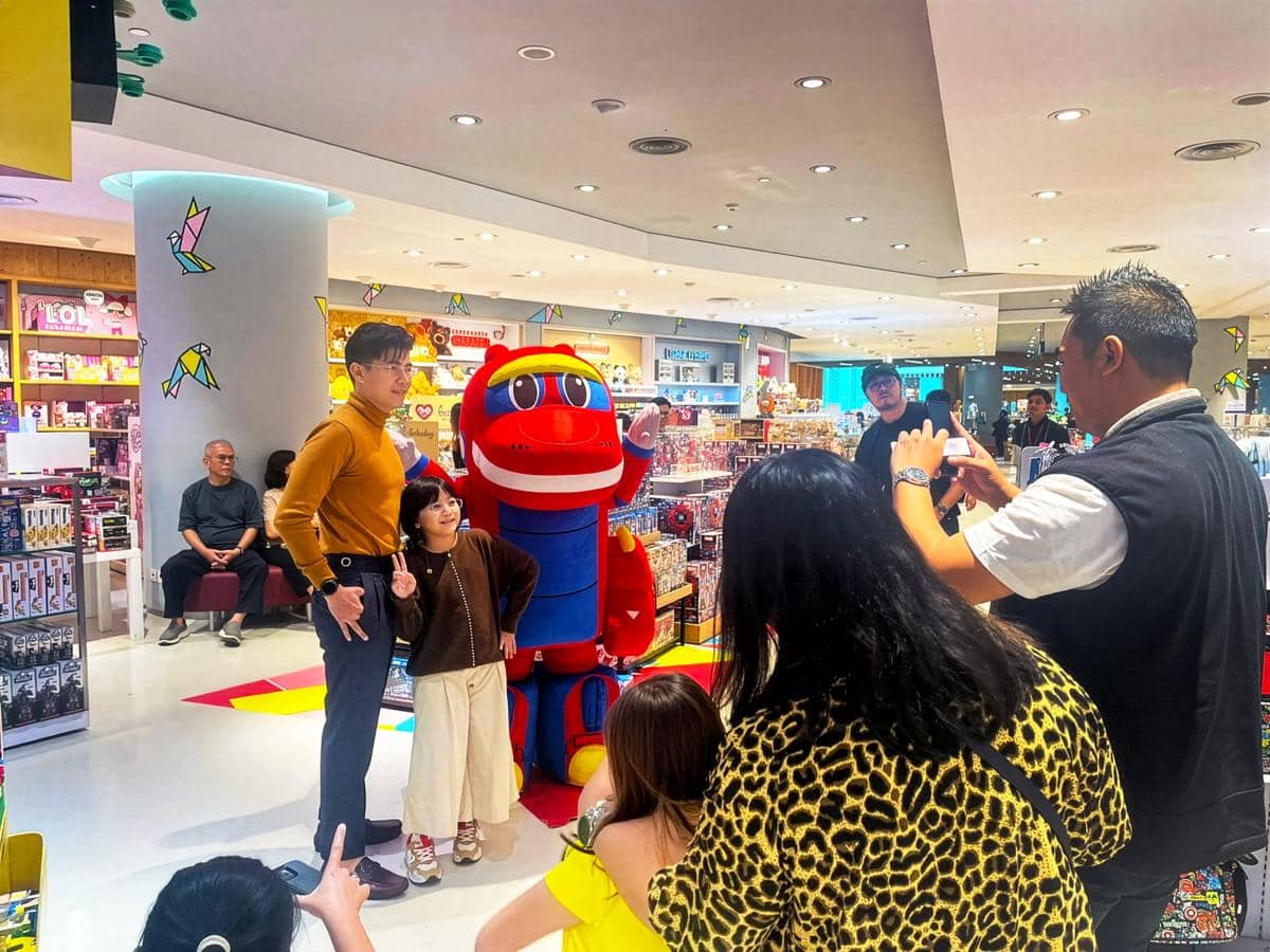 Program “Power Up Mode: ON” di seluruh gerai Toys Kingdom di Indonesia.
